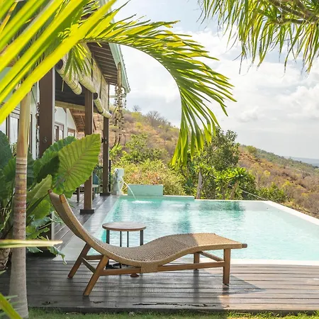Hillside Chalet With Panoramic Views