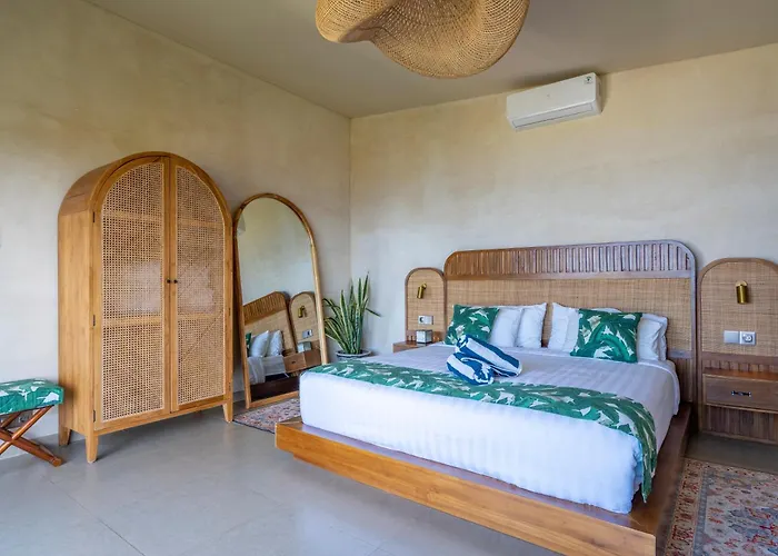 Sana With Panoramic Ocean Views & Infinity Pool Chalet *